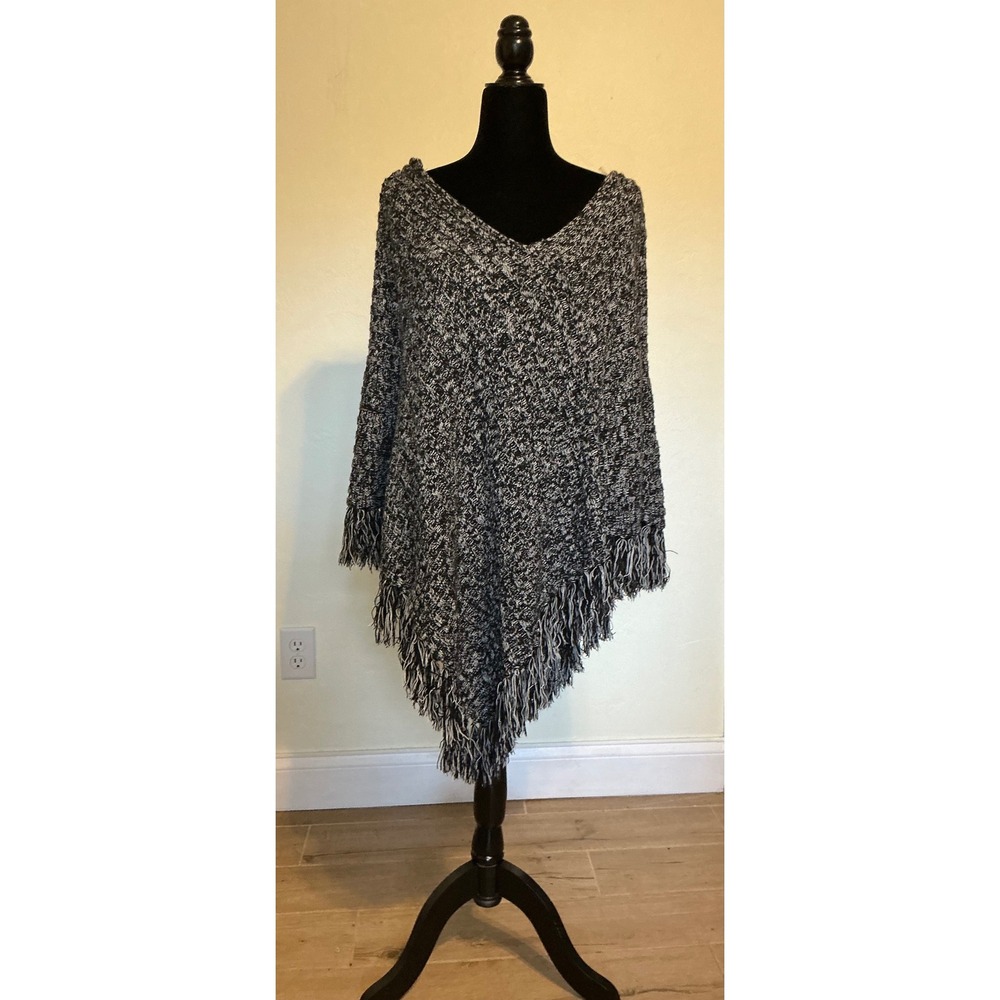 Style & Co Woman Black White Marled Knit Fringe V-Neck Poncho Wrap One Size